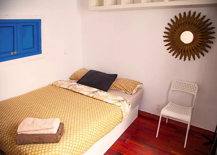 Room In A Shared In The Very Center !